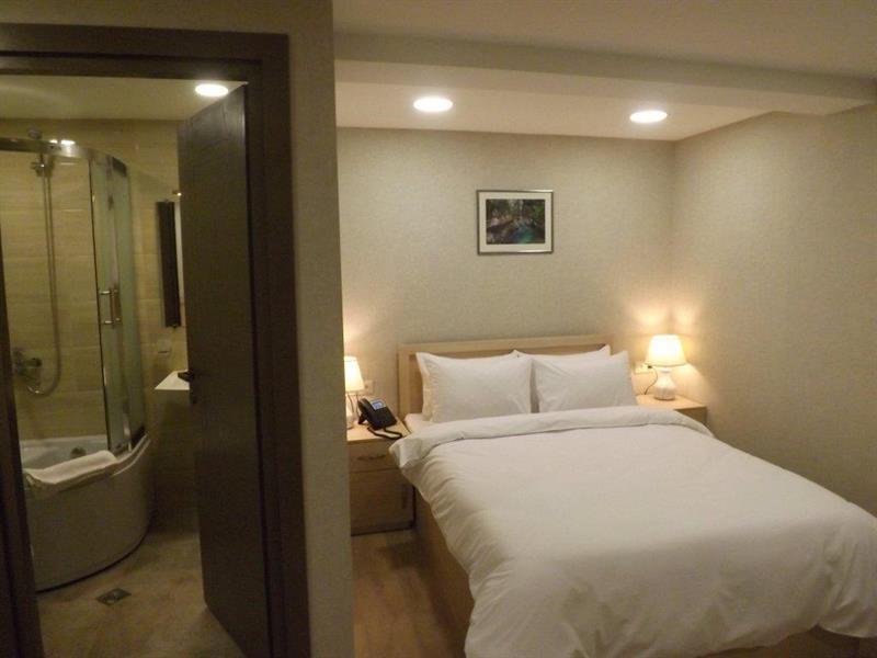Green Corner Hotel 트빌리시 외부 사진